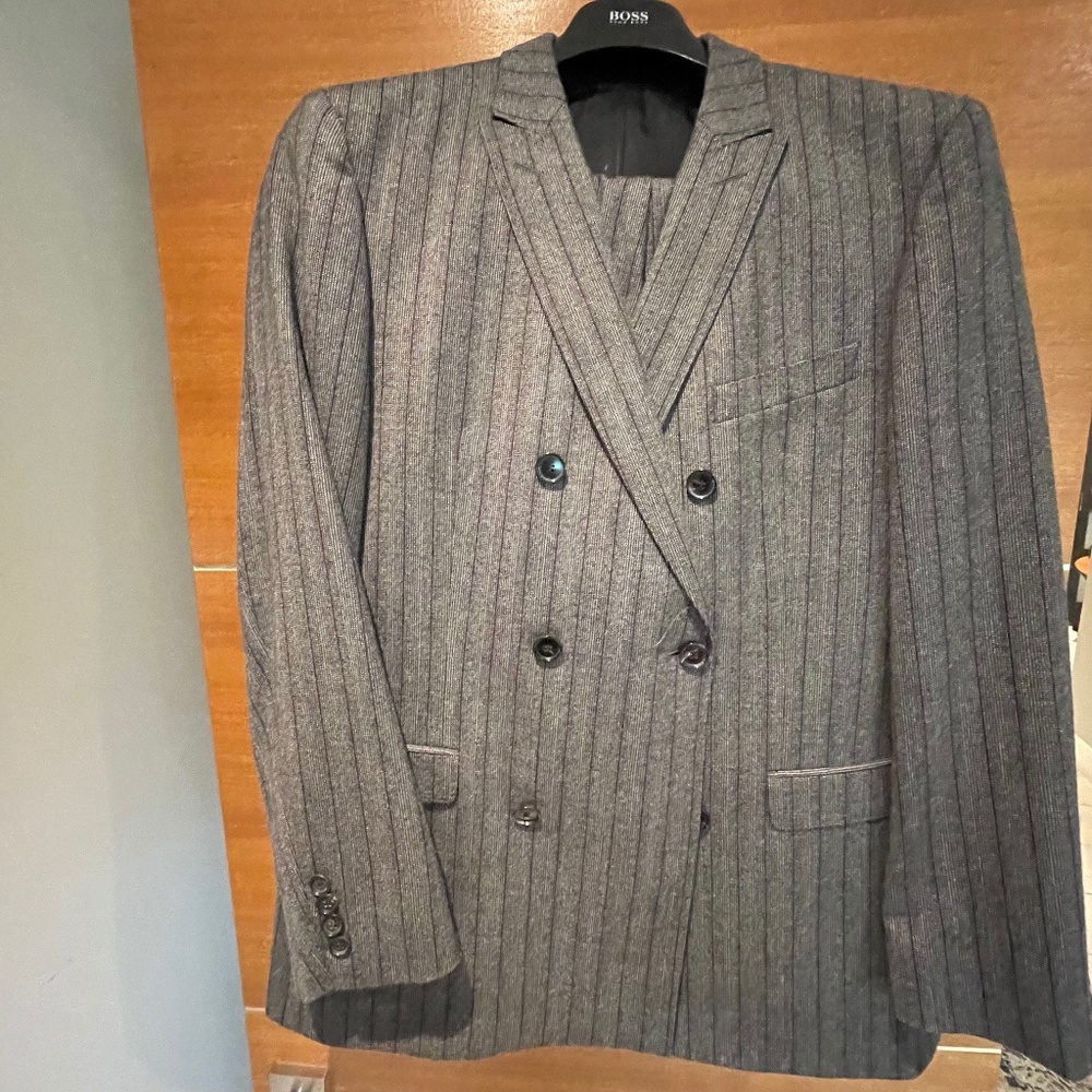 Hugo Boss Double Breasted Wool Plaid Striped Suit Size 42